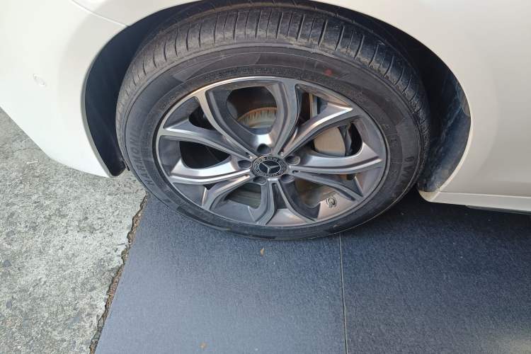 Used Mercedes-Benz E-Class 2020 E 300 L Sporty and Stylish Model
