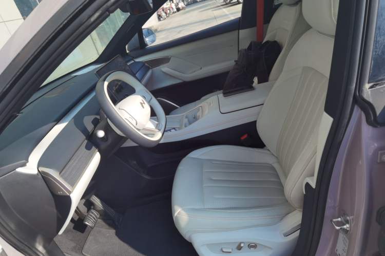 Used ONVO L60 2024 60 kWh All-Wheel Drive
