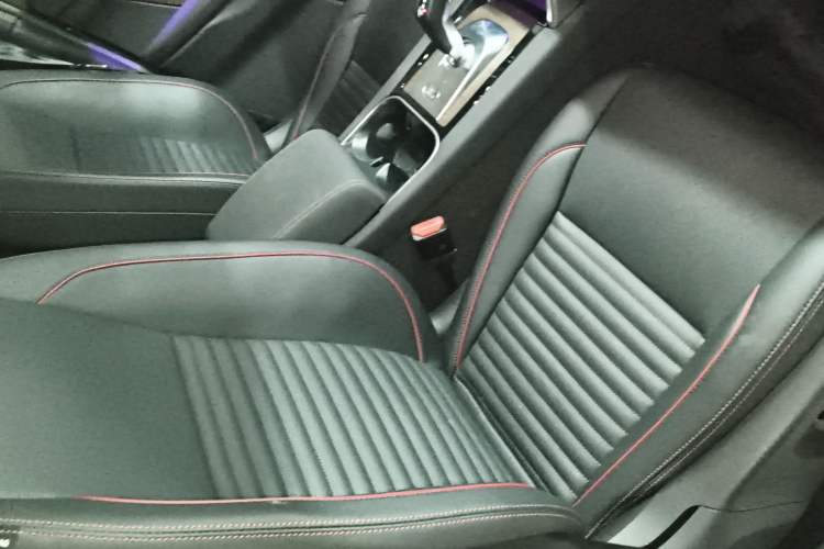 Used Land Rover Discovery Sport 2022 Revised Version 249 PS R-Dynamic S Performance Edition 5 Seats