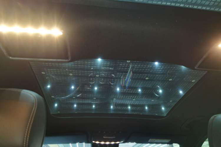 Used Mercedes-Benz GLC 2019 Facelift GLC 260 L 4MATIC Luxury Model