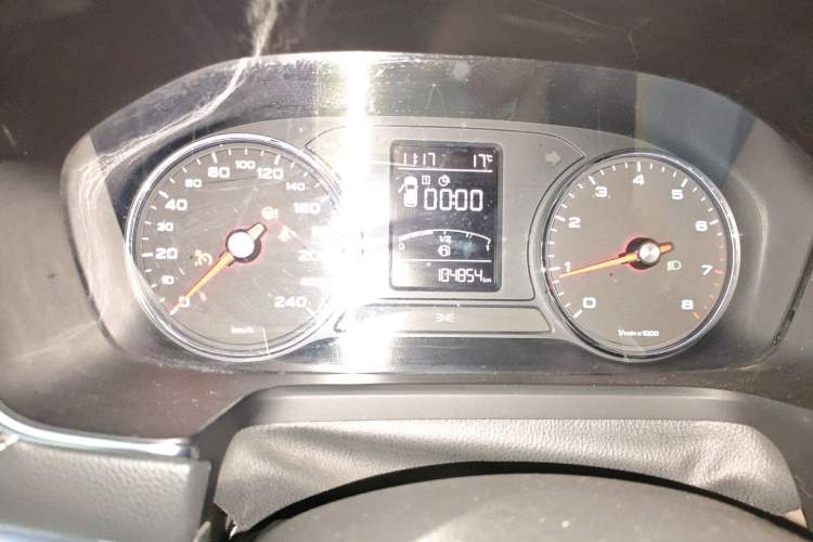 Used Roewe RX5 2016 20T Two-Wheel Drive Automatic Internet Smart Edition
