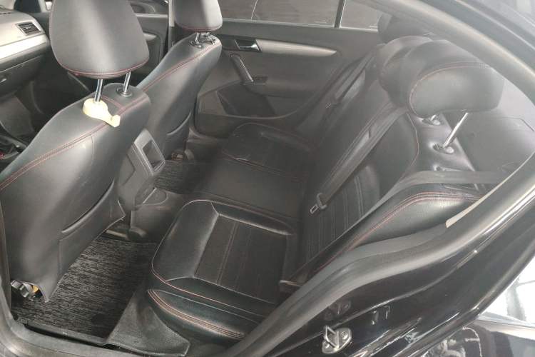 Used Volkswagen Lavida 2013 Revised Classic 1.6L Automatic Fashion Edition