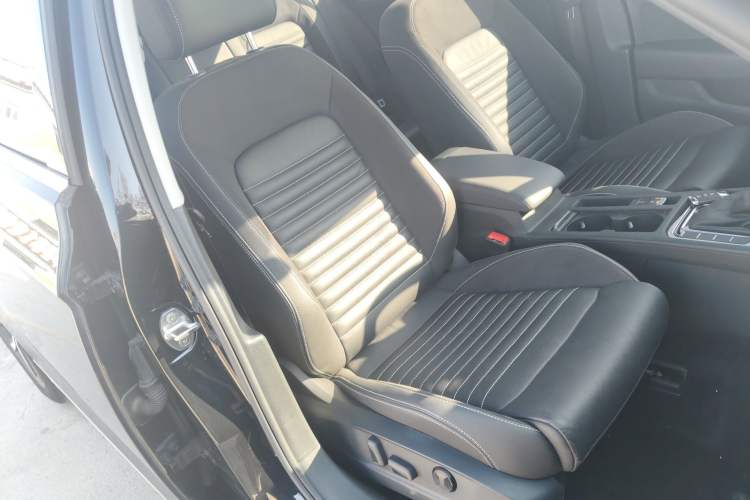 Used Volkswagen Magotan 2020 330TSI DSG Leading Model
