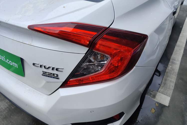 Used Honda Civic 2016 220TURBO CVT Prestige Edition
