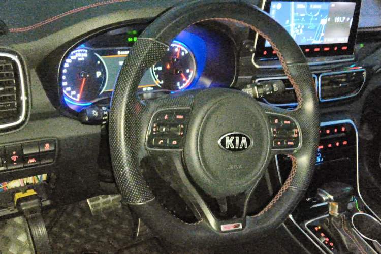 Used Kia KX5 2019 1.6T Automatic Two-Wheel Drive Luxury Edition
