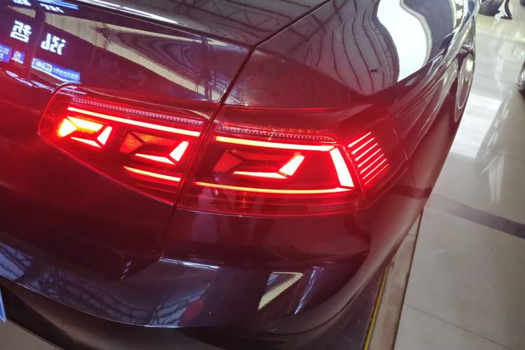 Used Volkswagen Magotan 2023 2 Million Units Limited Edition 330TSI DSG Leading Version