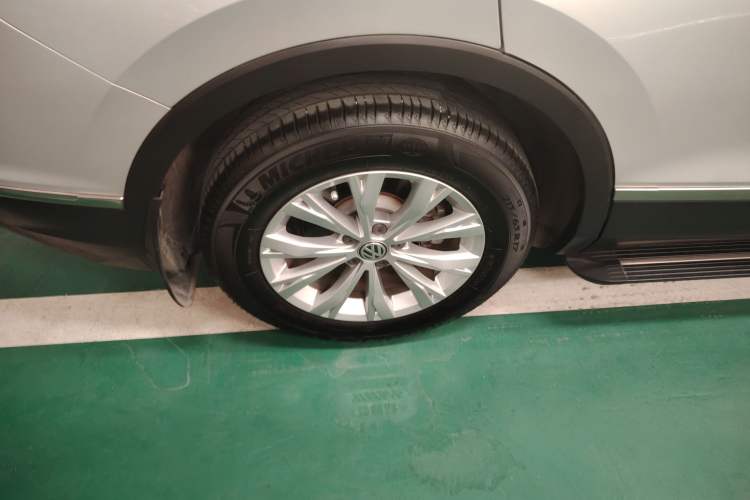 Used Volkswagen Tiguan L 2017 330TSI Automatic Two-Wheel Drive Luxury Edition
