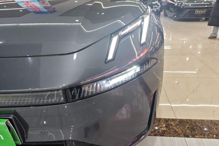 Used Lynk & Co 07 2024 EM-P 126 Long-Range Halo
