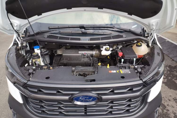 Used Ford Transit 2023 2.0T Diesel Automatic Multi-Function Commercial Vehicle Short Wheelbase Low Roof 5/6 Seats
