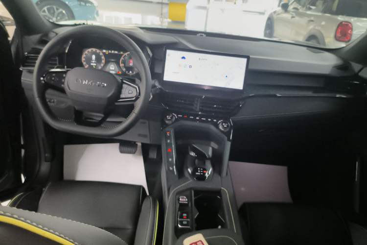 Used Lynk & Co 06 2023 Remix 1.5T Dynamic Halo
