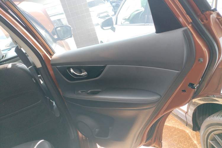 Used Nissan X-Trail 2014 2.5L CVT Luxury Edition 4WD
