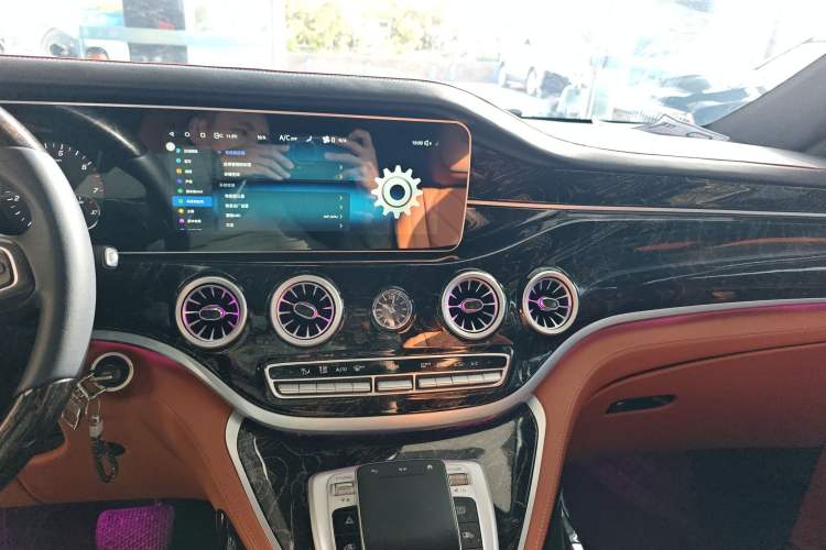 Used Mercedes-Benz Vito 2023 2.0T Elite Version 7 Seats
