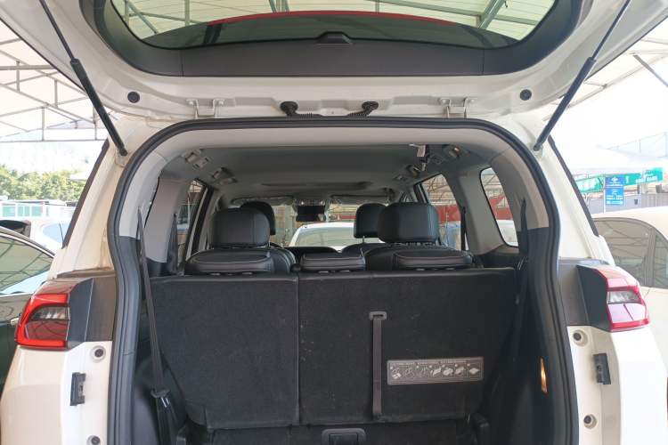 Used GAC Trumpchi M6 2021 270T DCT Elite Edition (7-seater)
