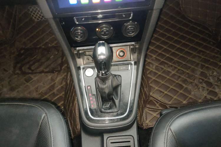 Used Volkswagen Bora 2014 1.6L Automatic Luxury Model
