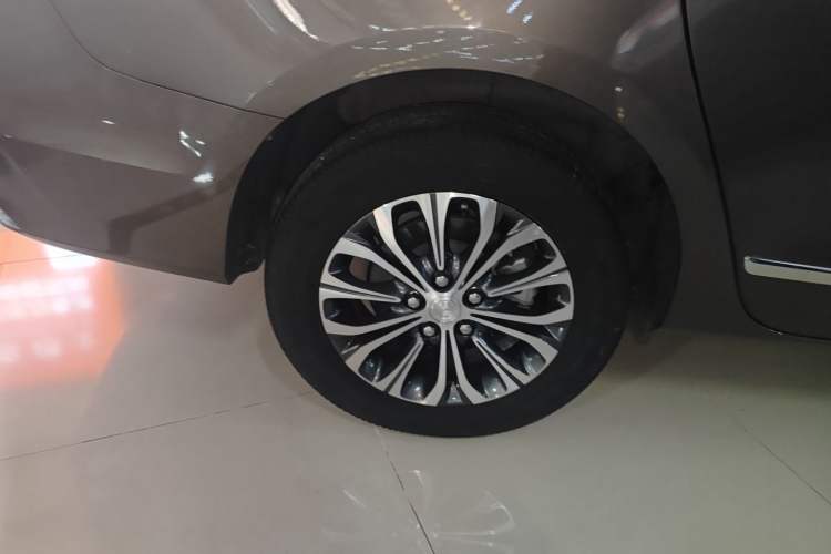 Used Buick GL8 2021 Land Cruiser Executive Class 652T Luxury Model