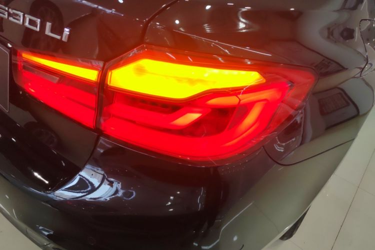 Used BMW 5 Series 2018 530Li Leading Model M Sport Package