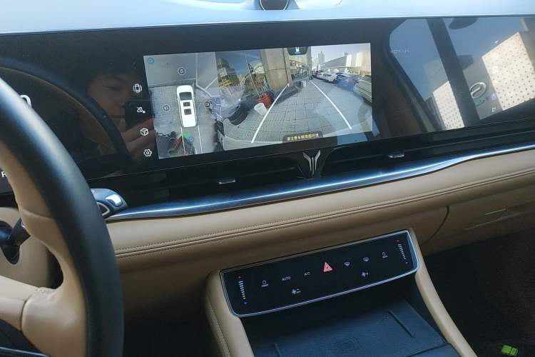 Used VOYAH Dream 2022 0-Emission Version Range of 475 km
