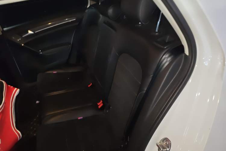 Used Volkswagen Golf 2018 230TSI Automatic Luxury Version
