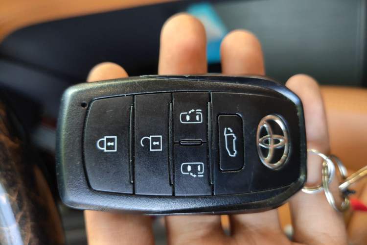 Used Toyota Sienna 2024 2.5L Hybrid Four-Wheel Drive Prestige Edition
