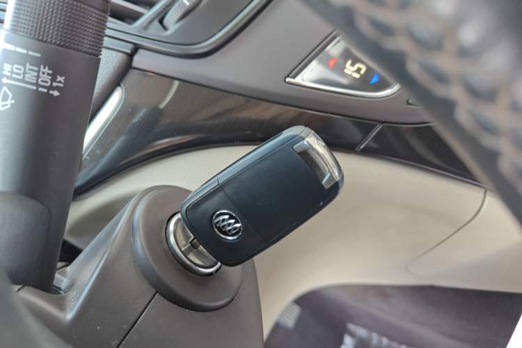 Used Buick Regal 2015 2.0L Leading Fashion Edition
