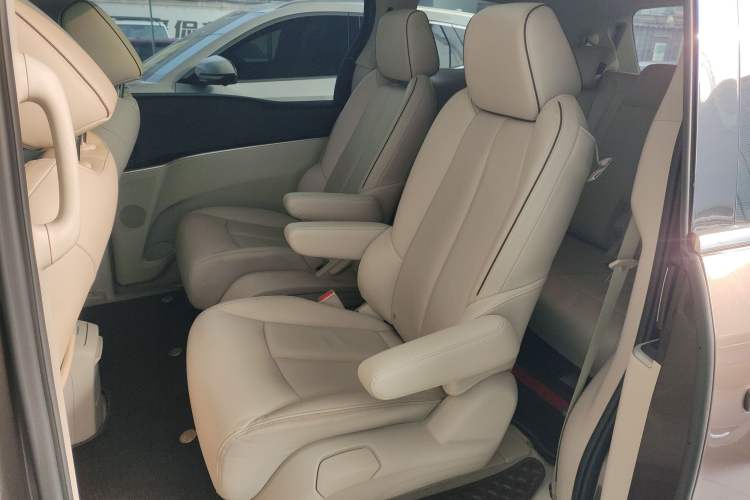 Used Buick GL8 2021 Land Cruiser Executive 652T Premium Model
