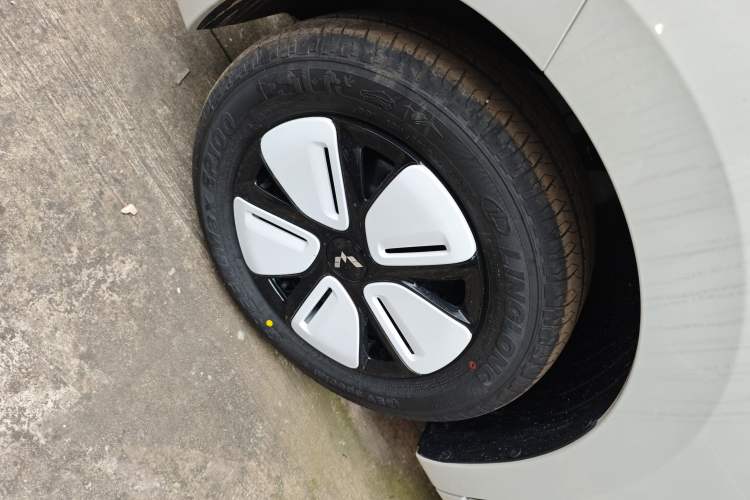 Used Wuling Hongguang MINIEV 2025 Four-Door Version Advanced Edition
