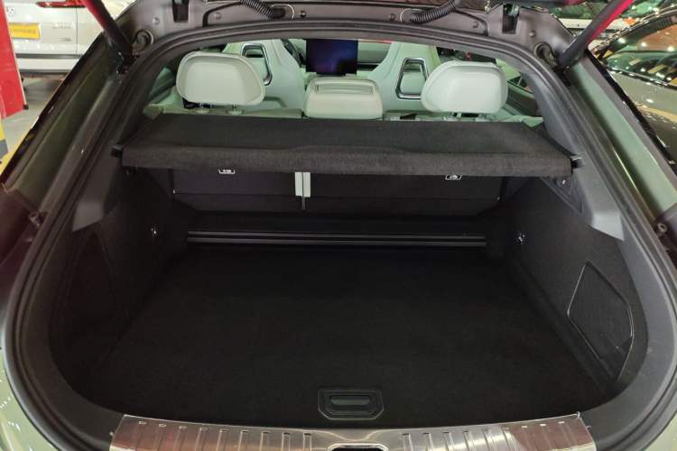 Used Zeekr 001 2025 WE Edition 100 kWh Rear-Wheel Drive
