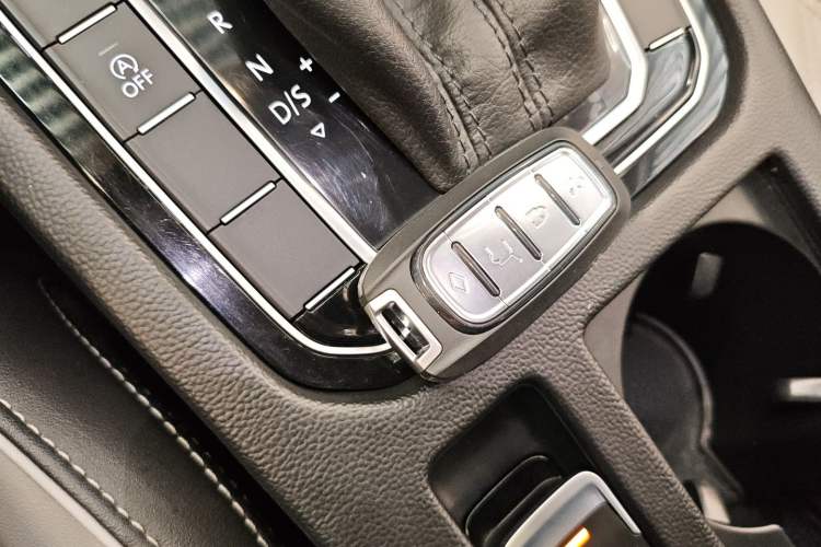 Used Volkswagen Magotan 2023 2 Million Units Limited Edition 330TSI DSG Leading Version
