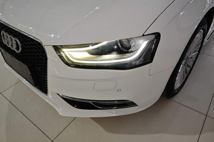 Used Audi A4L 2016 35 TFSI Collector's Edition Automatic Standard Model
