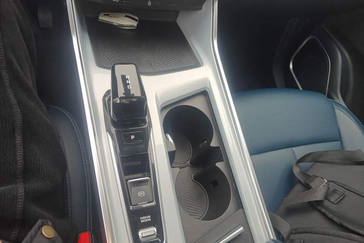 Used Geely Auto Jiajie 2023 Geely Jiaji L 1.5TD DCT Luxury Model
