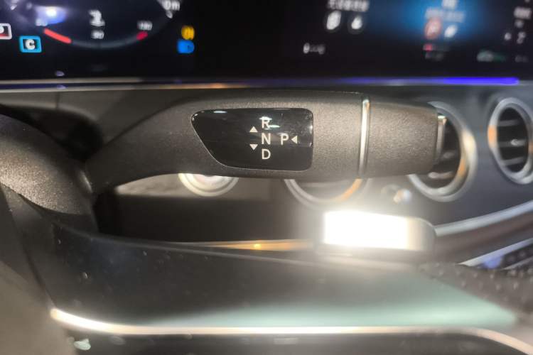 Used Mercedes-Benz E-Class 2022 Revised Version E 300 L Sporty and Stylish Edition
