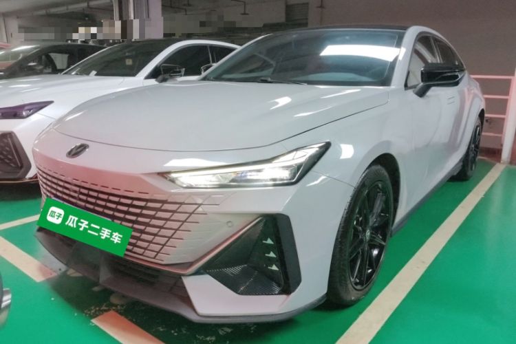 Used Changan UNI-V 2022 1.5T Prestige Version