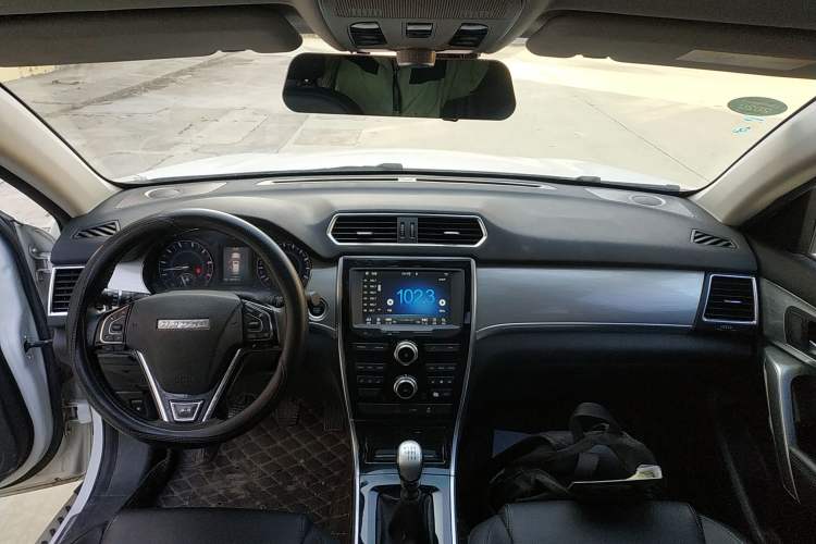 Used Haval H2 2017 Red-Label 1.5T Manual Two-Wheel Drive Comfort Model
