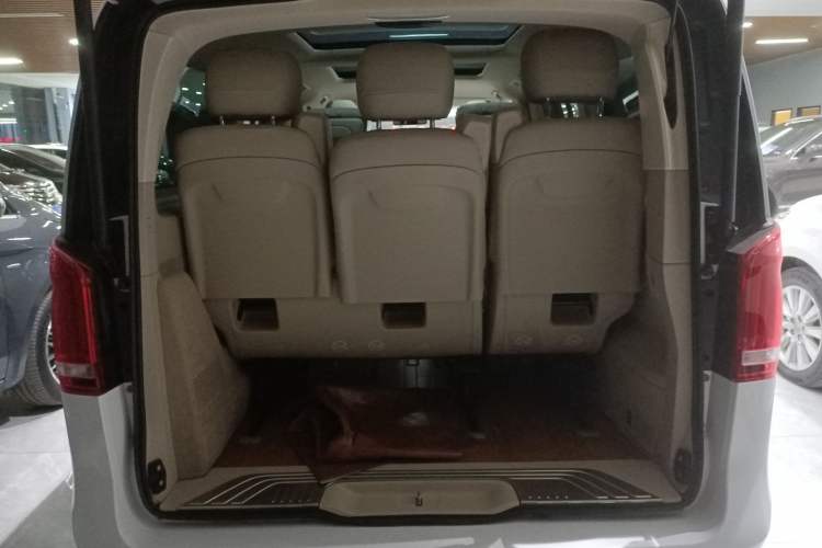 Used Mercedes-Benz V-Class 2017 V 260 Prestige Edition