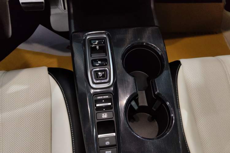 Used Honda Civic 2023 2.0L eHEV Pioneer Edition
