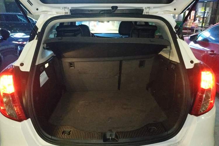 Used Buick Encore 2017 18T Automatic Two-Wheel Drive Urban Leading Model
