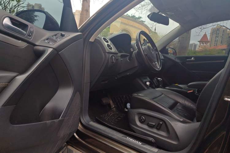 Used Volkswagen Tiguan L 2016 300TSI Automatic Two-Wheel Drive Luxury Edition