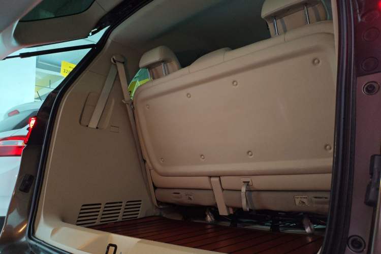 Used Buick GL8 2023 Land Executive Class 652T Luxury Model
