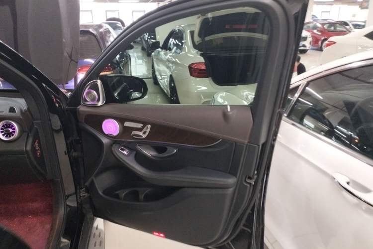 Used Mercedes-Benz GLC 2020 Facelift GLC 300 L 4MATIC Dynamic Edition
