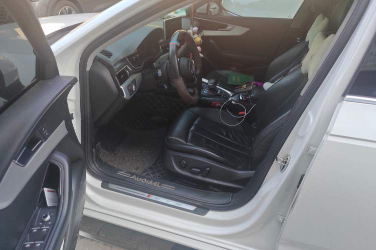 Used Audi A4L 2019 40 TFSI Fashion Version China V