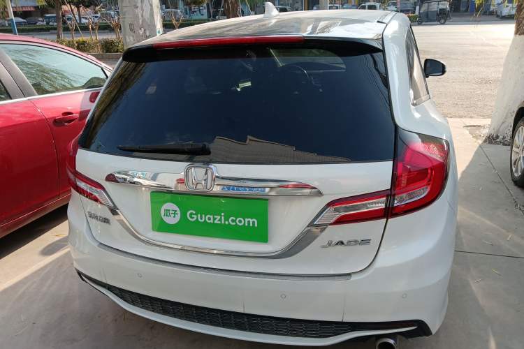 Used Honda Jade 2017 1.8L automatic Comfort version 5 seats
