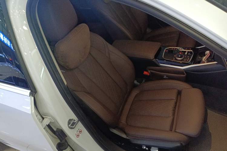 Used BMW i3 2022 eDrive 35 L
