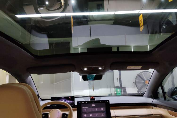 Used Hima Luxeed R7 2024 All-Electric 736 km Ultra
