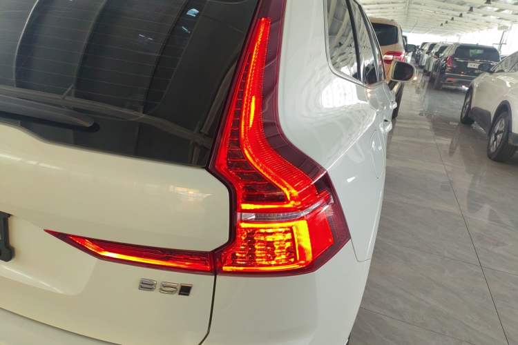 Used Volvo XC60 2022 B5 4x4 Smart Luxury Edition
