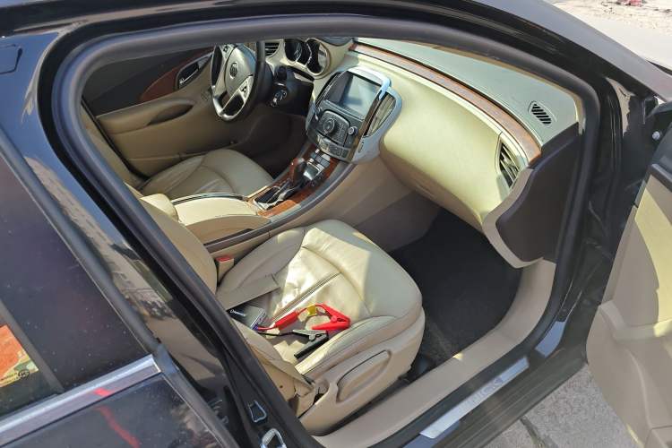 Used Buick LaCrosse 2012 2.4L SIDI Elegant Edition
