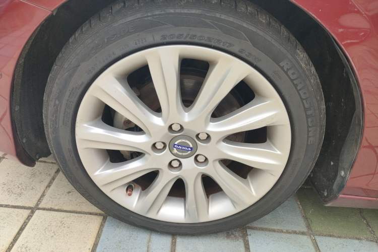 Used Volvo V40 2015 1.6T Zhiya Edition
