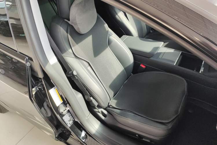 Used Tesla Model 3 2023 Long-Range All-Wheel-Drive Version
