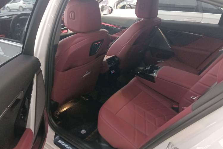 Used BMW i5 2025 eDrive 35L M Sport Package
