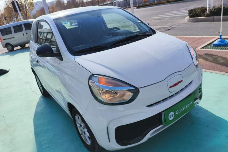 Used Roewe Clever 2021 302 km New Four-Seater Super-Efficient Version
