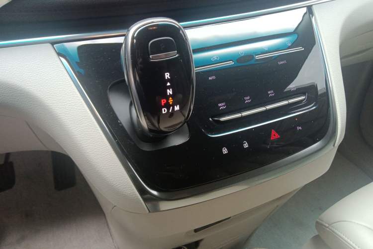 Used Buick GL8 2020 Land Cruiser Executive Class 652T Comfort Model